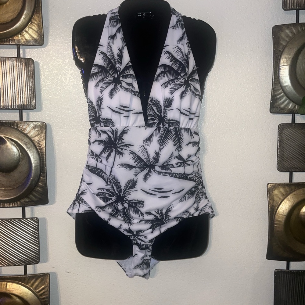 Black and White Palm Print Women's One Piece Swimsuit